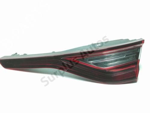 right-tailgate-light-renault-megane-iv-hatchback-b9amn_-2015-39089687 main image