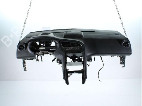 Used Dashboard PEUGEOT 5008 (0U_, 0E_) 2.0 HDi 150 / BlueHDi 150 (150 hp) 28231640