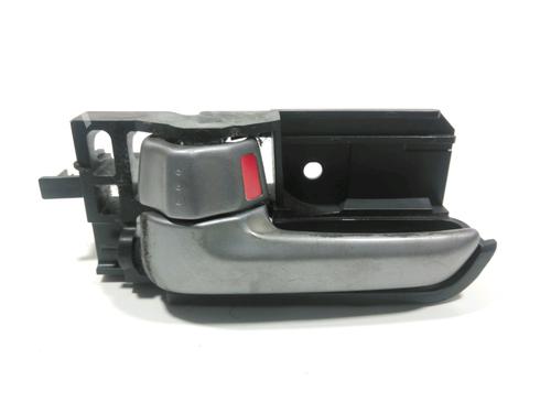 Used Front left interior door handle Front left interior door handle SUZUKI SWIFT III (MZ, EZ) 1.3 DDiS (RS413D) (75 hp) 28243043 28243043