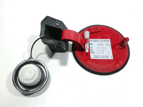 Używane Klapa wlewu paliwa OPEL CORSA D (S07) 1.4 (L08, L68) (90 hp) 28220131