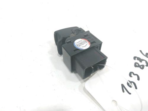 Right front window switch HYUNDAI GETZ (TB) 1.5 CRDi | BP37772889I26 - Image 2