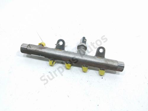 Used Injection rail Injection rail 30985133 30985133