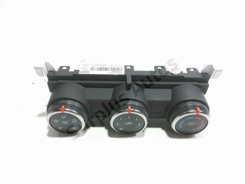 climate-control-renault-clio-v-b7_-2019-32694480 main image