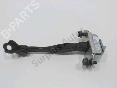 Used Hinge/Door check strap NISSAN JUKE (F15) 1.2 DIG-T (115 hp) 32402207