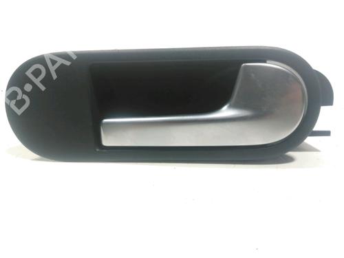 Used Front right interior door handle Front right interior door handle 28242718 28242718