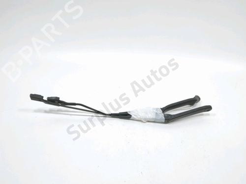 Used Front windshield wiper arm FORD KUGA I 2.0 TDCi (136 hp) 31007883