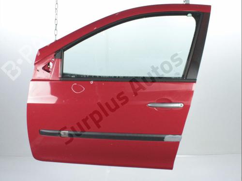 Used Left front door RENAULT CLIO III (BR0/1, CR0/1) 1.2 16V Hi-Flex (BR1U, CR1U) (75 hp) 30559105