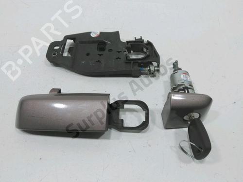 Used Front left exterior door handle LANCIA MUSA (350_) 1.3 D Multijet (350.AXG11, 350.AXG1A) (90 hp) 30995943