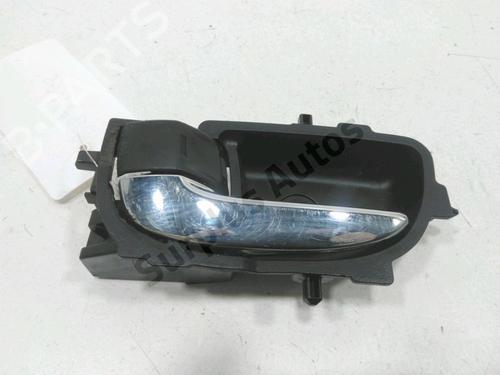 Używane Klamka wewnętrzna drzwi przednich lewych TOYOTA YARIS (_P13_) 1.4 D (NLP130_, NLP130) (90 hp) 30996575