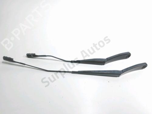 Used Front windshield wiper arm BMW X1 (F48) sDrive 18 d (150 hp) 30475521