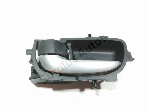 Used Front left interior door handle Front left interior door handle TOYOTA YARIS (_P13_) 1.5 Hybrid (NHP130_, NHP130) (101 hp) 28243227 28243227