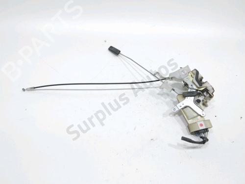 Używane Zamek drzwi przednich prawych TOYOTA YARIS (_P1_) 1.4 D-4D (NLP10_, NLP10R) (75 hp) 30998069