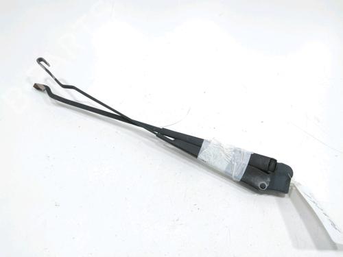 Used Front windshield wiper arm RENAULT CLIO I (B/C57_, 5/357_) 1.9 D (B/C/S576, B/C/S57L) (64 hp) 31007585