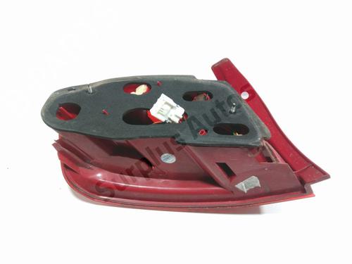 Right taillight PEUGEOT 407 (6D_) 2.0 HDi (6DRHRH) | BP28269340C35 