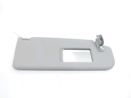 Used Right sun visor Right sun visor 31002640 31002640