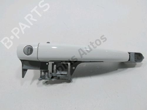 Used Front left exterior door handle Front left exterior door handle 30995928 30995928