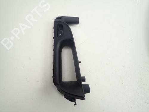 Used Right front window switch Right front window switch 37772700 37772700