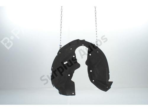 wheel-arch-renault-megane-iv-hatchback-b9amn_-2015-33333652 main image