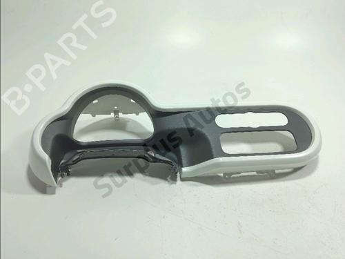 Mittelkonsole für Mittelkonsole RENAULT TWINGO III (BCM_, BCA_) 0.9 TCe 90 (BCM9, BCM2) (90 hp) 36550258 36550258