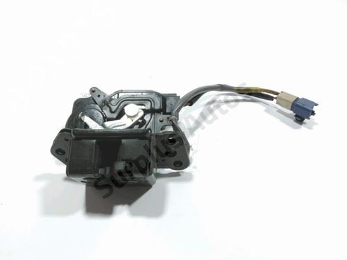 Used Tailgate lock TOYOTA COROLLA Verso (ZER_, ZZE12_, R1_) 2.2 D-4D (AUR10_, AUR10R) (136 hp) 28260694