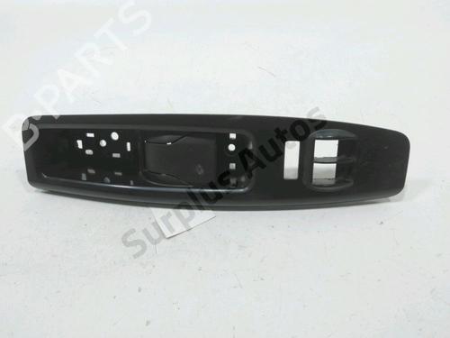 Used Front left interior door handle Front left interior door handle 28242980 28242980