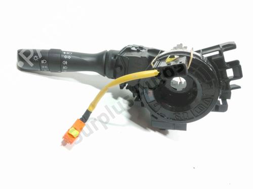 Used Headlight switch TOYOTA YARIS (_P13_) 1.4 D (NLP130_, NLP130) (90 hp) 28228760