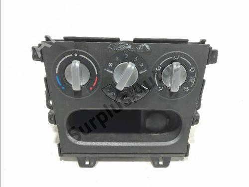 Used Climate control Climate control 37413448 37413448