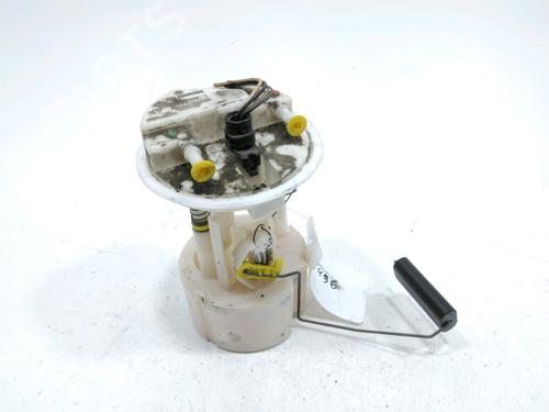 Used Fuel pump RENAULT CLIO II (BB_, CB_) 1.5 dCi (100 hp) 30983631