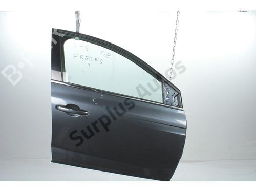 right-front-door-renault-megane-iv-hatchback-b9amn_-2015-40213710 main image