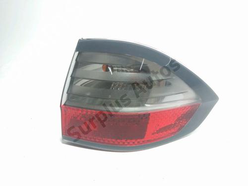 right-taillight-ford-s-max-wa6-2006-2007-2008-2009-2010-2011-2012-2013-2014-38588487 main image