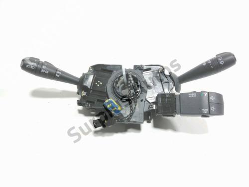 steering-wheel-controls-dacia-sandero-ii-2012-37628081 main image