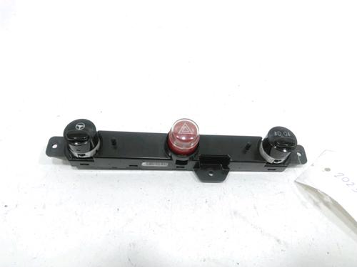 Used Warning switch FIAT 500 (312_) 1.2 (312AXA1A) (69 hp) 30990113