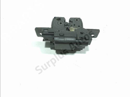 tailgate-lock-renault-clio-iii-br01-cr01-2005-2006-2007-2008-2009-2010-2011-2012-2013-2014-33646881 main image