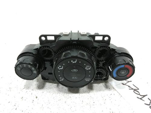 Used Climate control Climate control 37766979 37766979