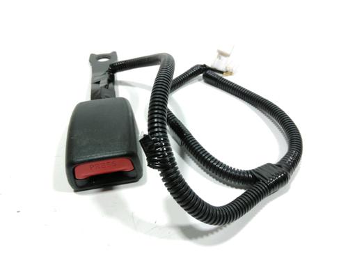 Engate do cinto Engate do cinto TOYOTA RAV 4 IV (_A4_) 2.2 D 4WD (ALA49) (150 hp) 28233718 28233718