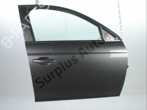Used Right front door OPEL CORSA F (P2JO) 1.2 (68) (75 hp) 32402180
