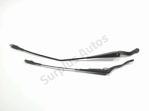 Used Front windshield wiper arm OPEL CORSA E (X15) 1.4 (08, 68) (75 hp) 28272192