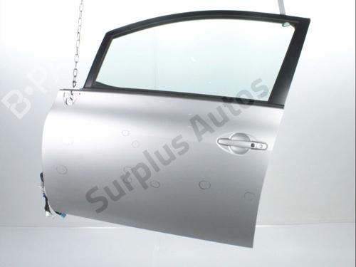 Używane Drzwi przednie lewe TOYOTA AURIS (_E15_) 1.8 Hybrid (ZWE150_, ZWE150R) (136 hp) 29858341