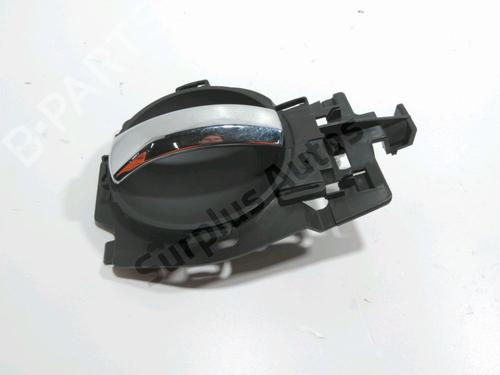 Used Front left interior door handle Front left interior door handle 30313163 30313163