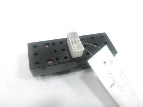 Left front window switch HYUNDAI GETZ (TB) 1.5 CRDi | BP30998994I27 - Image 2