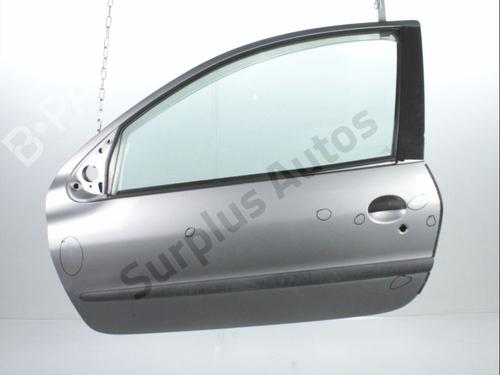 Dør venstre foran PEUGEOT 206 Hatchback (2A/C) 1.4 i (75 hp) 28367188