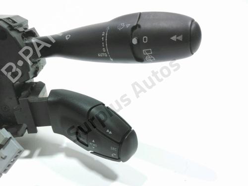 Steering wheel controls PEUGEOT 308 I (4A_, 4C_) 1.6 HDi | BP28227453E15 