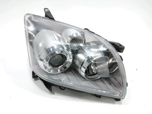 Used Right headlight TOYOTA AVENSIS (_T25_) 2.2 D-4D (ADT251_, ADT251R) (150 hp) 31004821