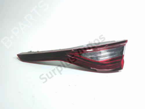 right-tailgate-light-renault-megane-iv-hatchback-b9amn_-2015-39737676 main image