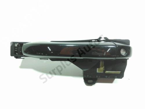 front-left-exterior-door-handle-renault-megane-iv-hatchback-b9amn_-2015-28242431 main image