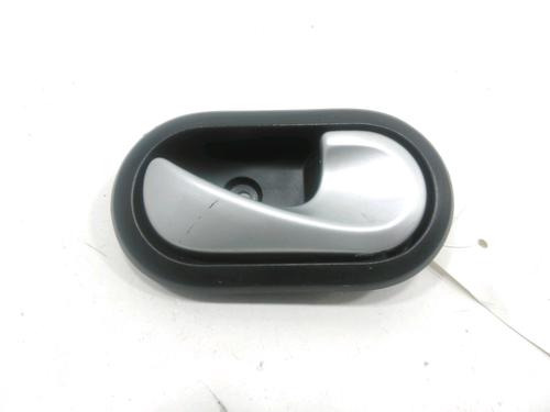 Used Front right interior door handle DACIA SANDERO 1.4 MPI LPG (72 hp) 30996161