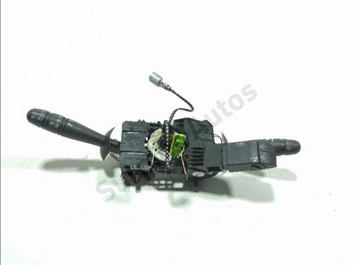 steering-wheel-controls-renault-twingo-ii-cn0_-2007-37220492 main image