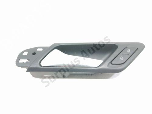 Used Front left interior door handle Front left interior door handle 39195257 39195257