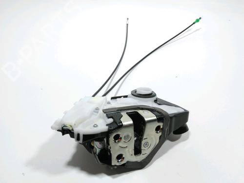 Used Front right lock TOYOTA YARIS (_P13_) 1.5 Hybrid (NHP130_, NHP130) (101 hp) 28247338