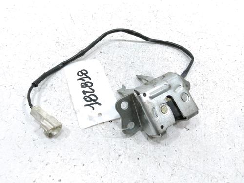 Used Tailgate lock TOYOTA YARIS (_P1_) 1.4 D-4D (NLP10_, NLP10R) (75 hp) 31001648